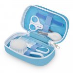 Kit de ingrijire pentru bebelusi Akuku Albastru in gentuta depozitare cu fermoar, include  forfecuta, unghiera, pila de unghii,pieptene,perie de par