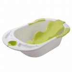 Cadita bebelusi Little Mom Green Heart cu reductor ergonomic detasabil, fixare prin ventuze, manere antiderapante, suport pentru sapun, dimensiune 88 x 50 x 23 cm