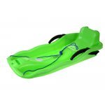 Sanie din plastic pentru copii green, din plastic, cu frana dublu-laterala si sfoara pentru tractiune si ghidare